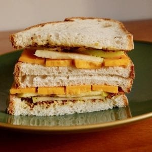 Apple Cheddar Sandwich