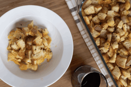 Stuffing-Topped Mac & Cheese -