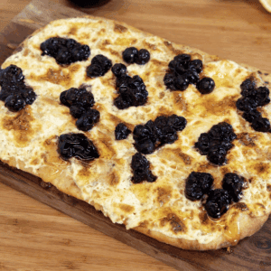 Blueberry Cheesecake Pinsa
