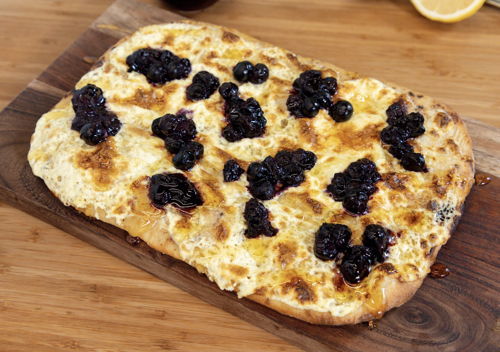 Blueberry Cheesecake Pinsa